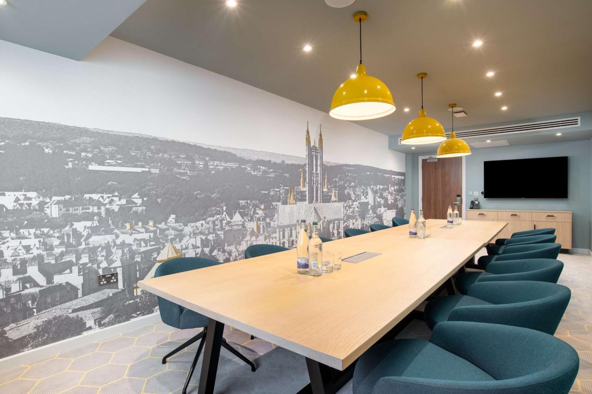 Hotel Hampton By Hilton 3*