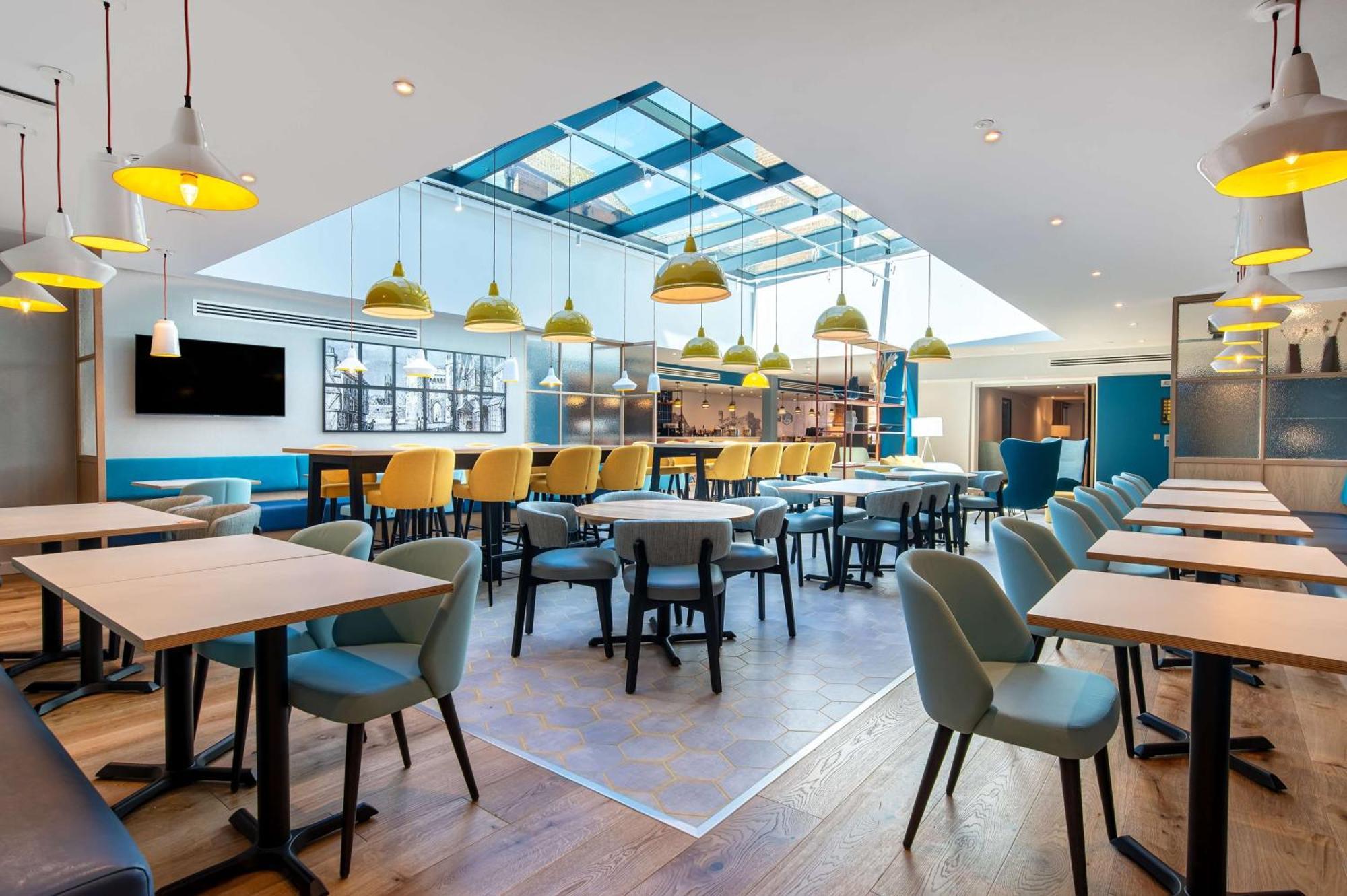 Hotel Hampton By Hilton 3*